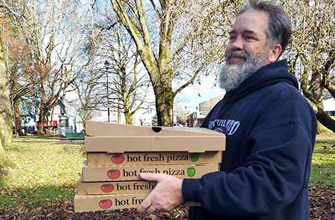 Free-hot-pizza-in-the-park-from-Cascadia-Cares